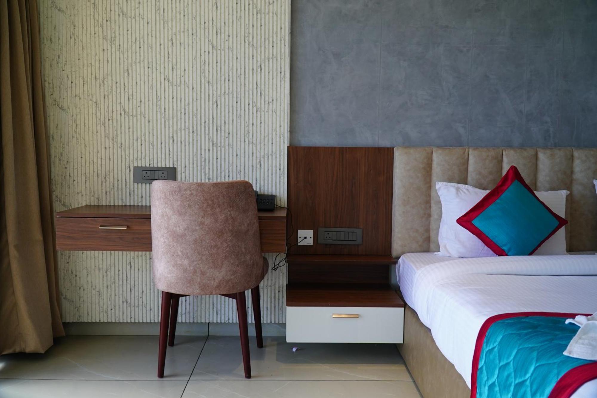 The Clouds End Hotel Devikolam ภายนอก รูปภาพ