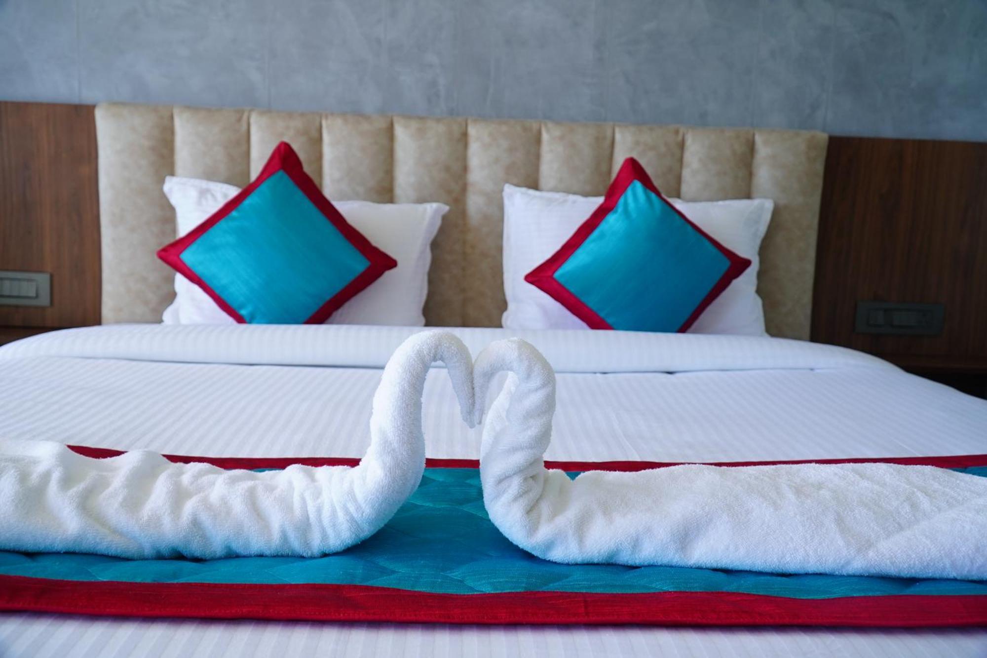 The Clouds End Hotel Devikolam ภายนอก รูปภาพ