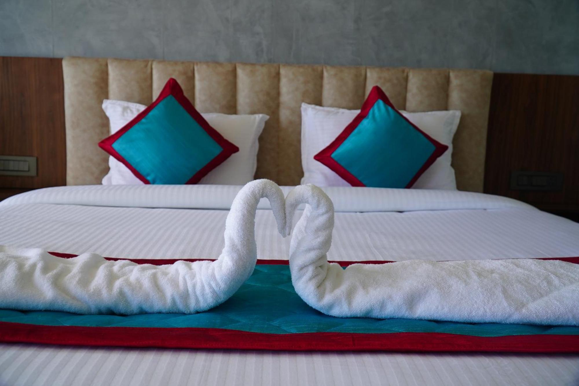 The Clouds End Hotel Devikolam ภายนอก รูปภาพ