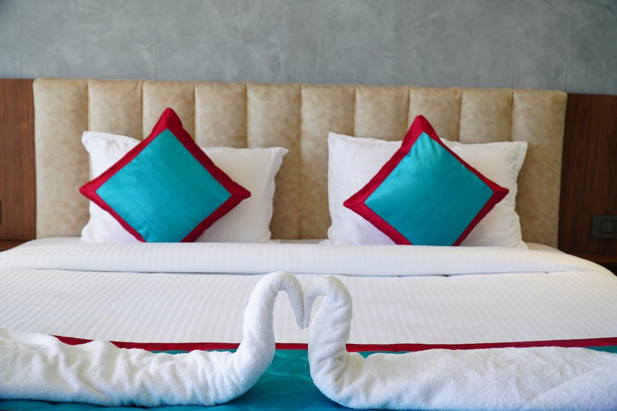 The Clouds End Hotel Devikolam ภายนอก รูปภาพ