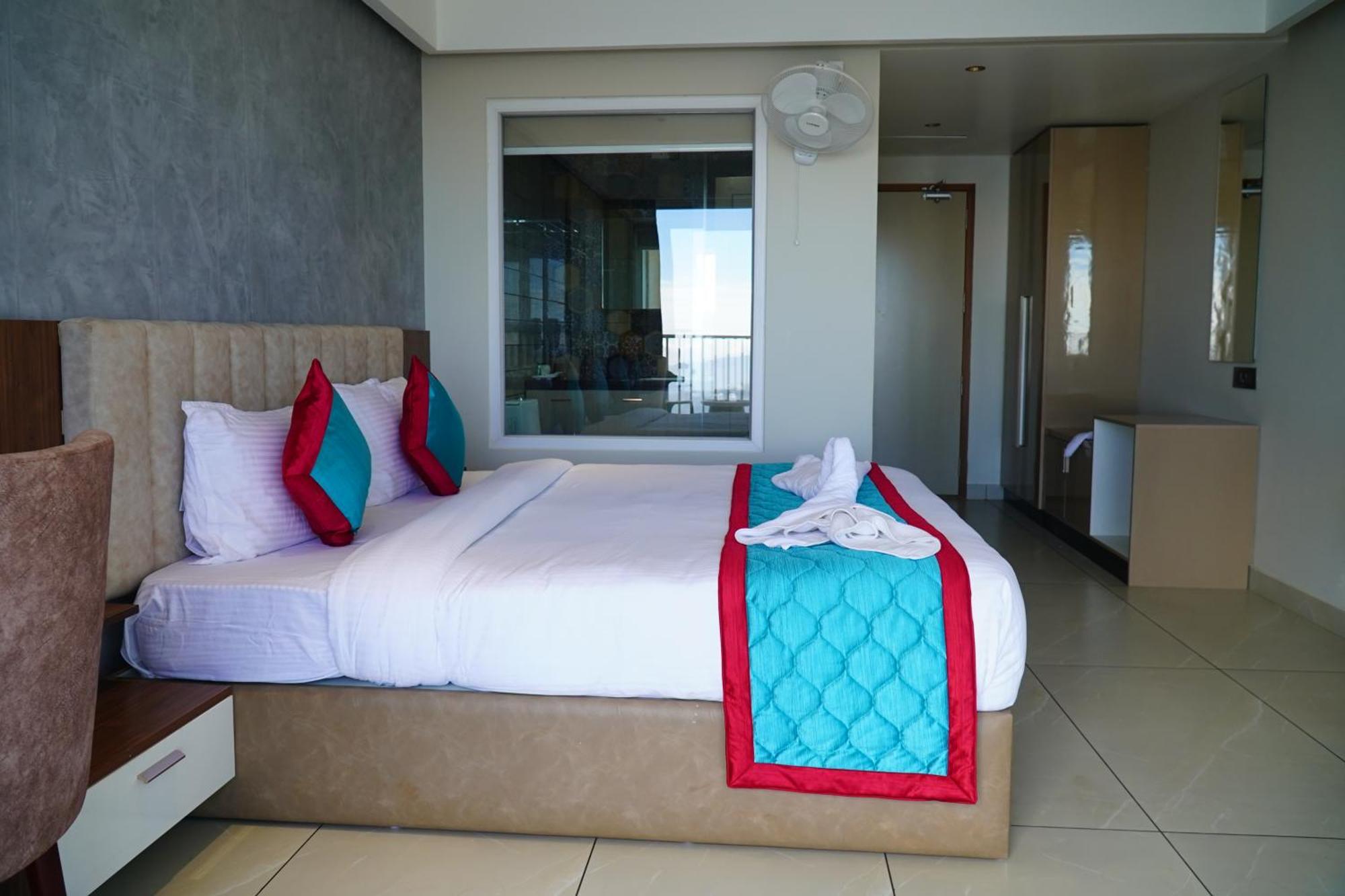 The Clouds End Hotel Devikolam ภายนอก รูปภาพ