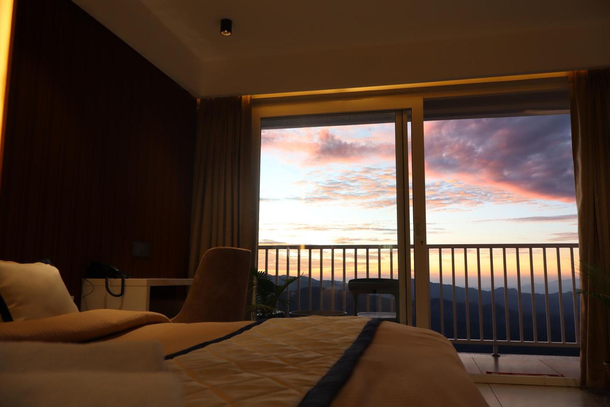 The Clouds End Hotel Devikolam ภายนอก รูปภาพ