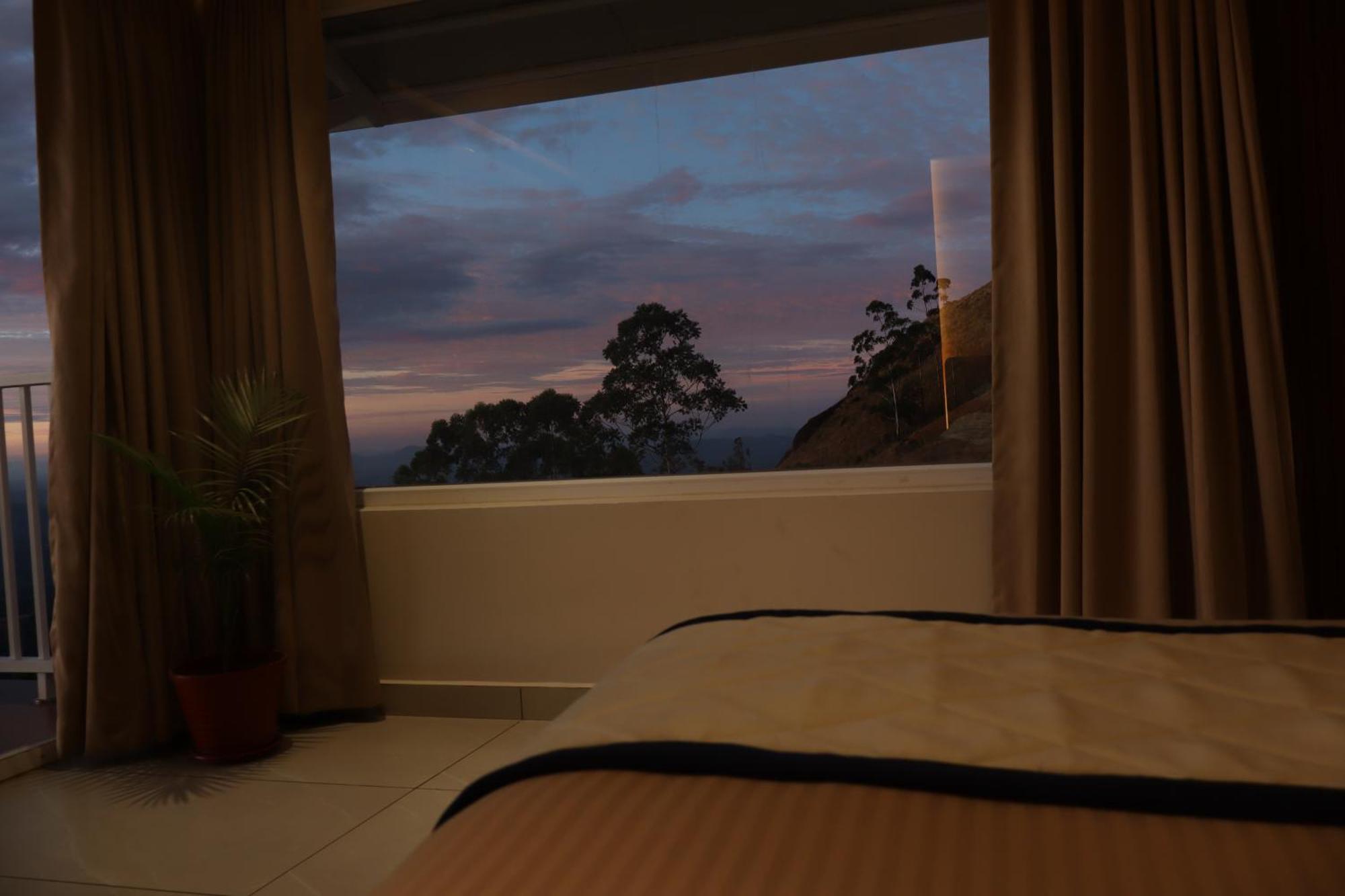 The Clouds End Hotel Devikolam ภายนอก รูปภาพ