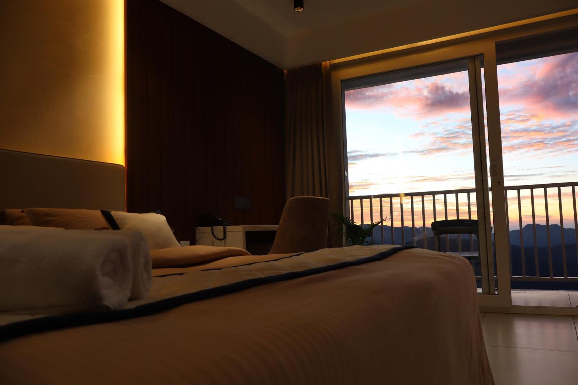 The Clouds End Hotel Devikolam ภายนอก รูปภาพ